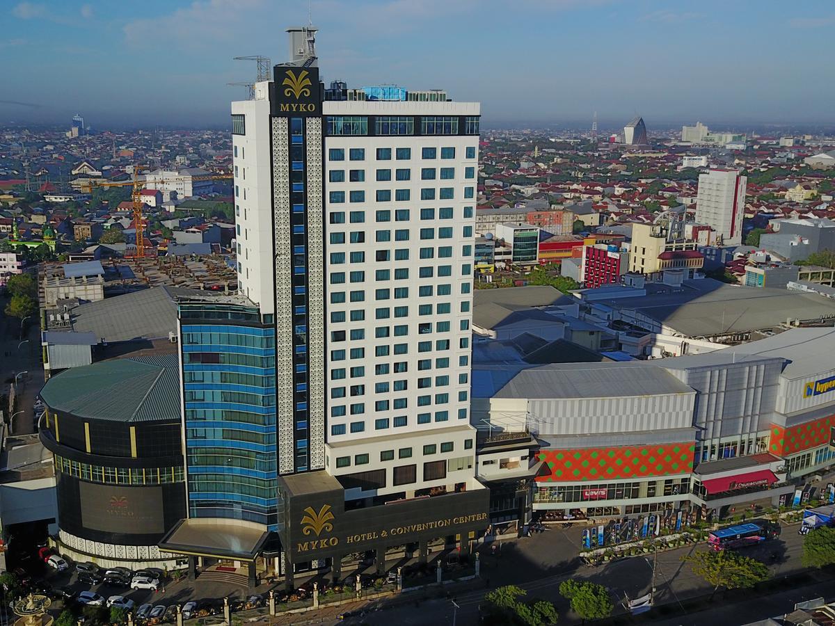 Myko Hotel & Convention Center Macasar Exterior foto